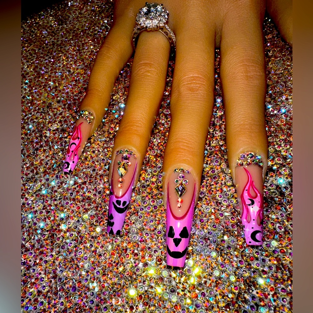 Halloween press on nails! Custom made! Bling! Reusable! Quality made!
